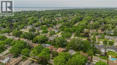 342 Bryant Crescent Burlington ON L7L 3Z5