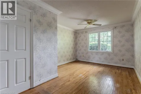 342 Bryant Crescent Burlington ON L7L 3Z5