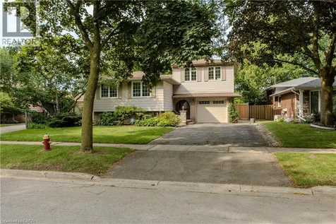 342 Bryant Crescent Burlington ON L7L 3Z5