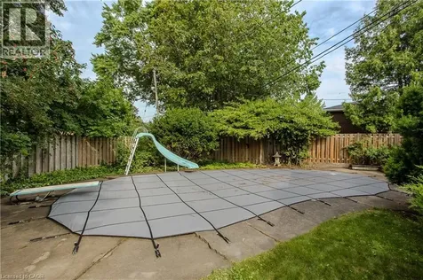 342 Bryant Crescent Burlington ON L7L 3Z5