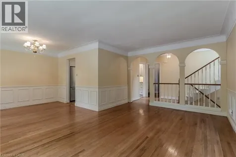 342 Bryant Crescent Burlington ON L7L 3Z5