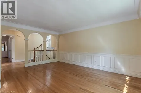 342 Bryant Crescent Burlington ON L7L 3Z5