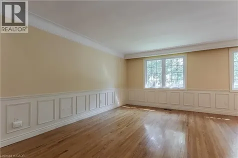 342 Bryant Crescent Burlington ON L7L 3Z5