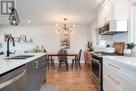 8 Harben Court Collingwood ON L9Y 4L8