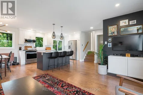 8 Harben Court Collingwood ON L9Y 4L8