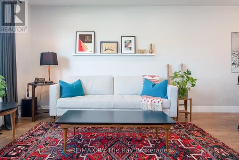 8 Harben Court Collingwood ON L9Y 4L8
