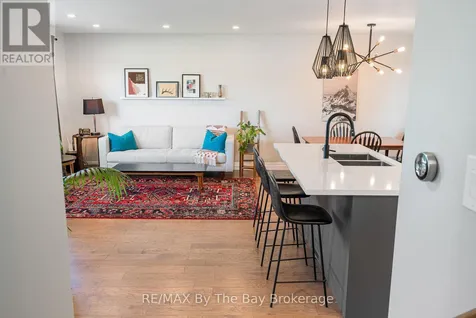 8 Harben Court Collingwood ON L9Y 4L8