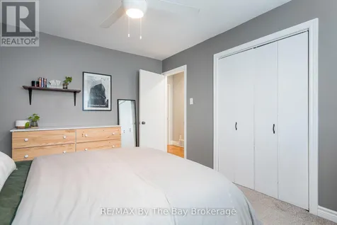 8 Harben Court Collingwood ON L9Y 4L8