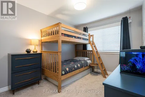 8 Harben Court Collingwood ON L9Y 4L8