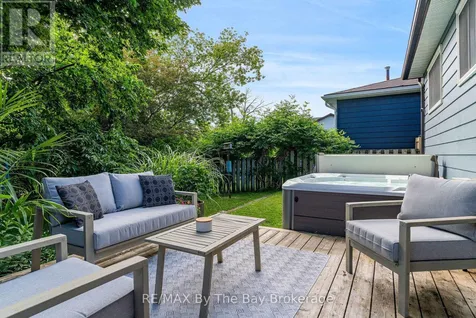 8 Harben Court Collingwood ON L9Y 4L8