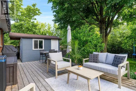 8 Harben Court Collingwood ON L9Y 4L8