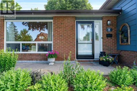 8 Harben Court Collingwood ON L9Y 4L8
