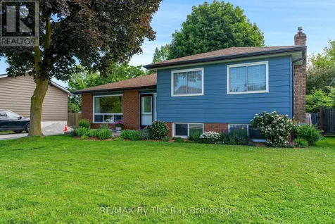 8 Harben Court Collingwood ON L9Y 4L8