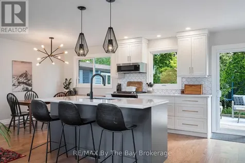 8 Harben Court Collingwood ON L9Y 4L8