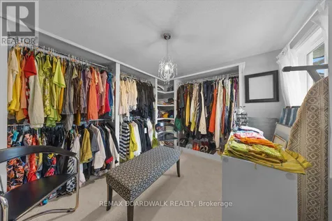 24 Hackett Street Ottawa ON K1V 0P7
