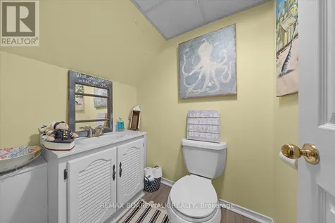 24 Hackett Street Ottawa ON K1V 0P7