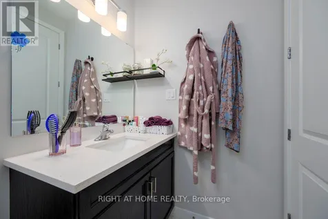159 Boulonnais Grove Ottawa ON K2S 0T7