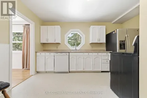 22 Cabot Place Deep River ON K0J 1P0