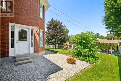11 Bonniewood Drive Mapleton ON N0G 1P0