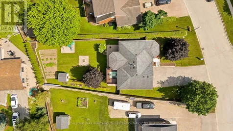 11 Bonniewood Drive Mapleton ON N0G 1P0