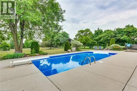 4542 Avenue Road London ON N6N 1E7