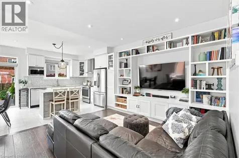 21 Hartley Avenue Paris ON N3L 0G9