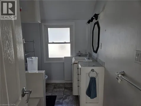4249 Elgin Street Niagara Falls ON L2E 2X7