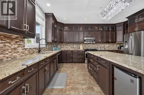 1092 Regency Crescent Lakeshore ON N0R 1A0