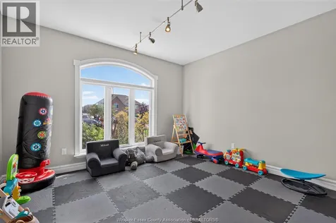 1092 Regency Crescent Lakeshore ON N0R 1A0