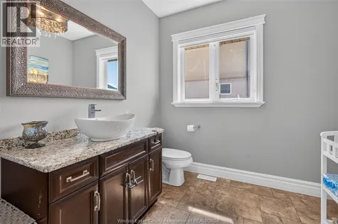 1092 Regency Crescent Lakeshore ON N0R 1A0