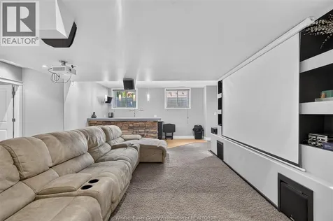 1092 Regency Crescent Lakeshore ON N0R 1A0
