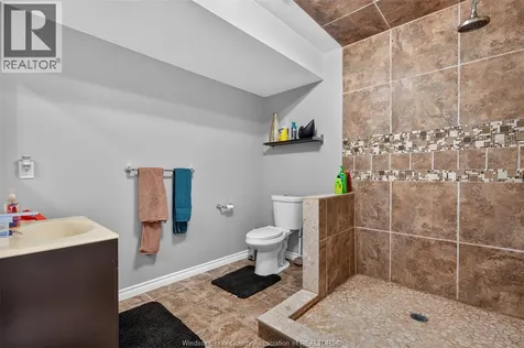 1092 Regency Crescent Lakeshore ON N0R 1A0