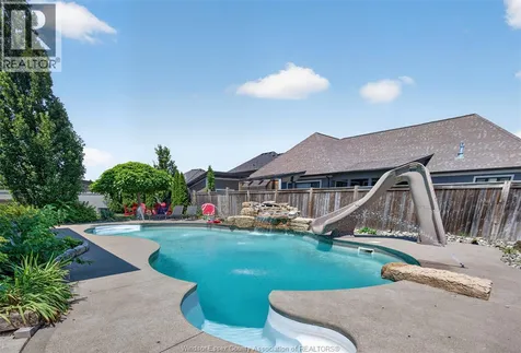 1092 Regency Crescent Lakeshore ON N0R 1A0