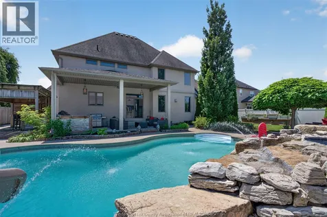 1092 Regency Crescent Lakeshore ON N0R 1A0