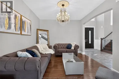1092 Regency Crescent Lakeshore ON N0R 1A0
