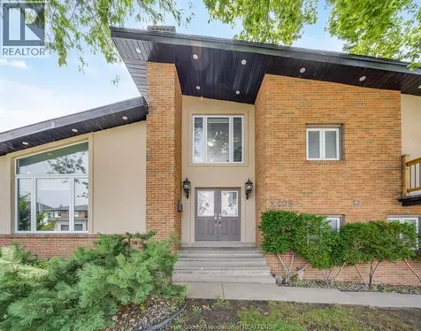 2405 Roxborough Boulevard Windsor ON N9E 2Z7