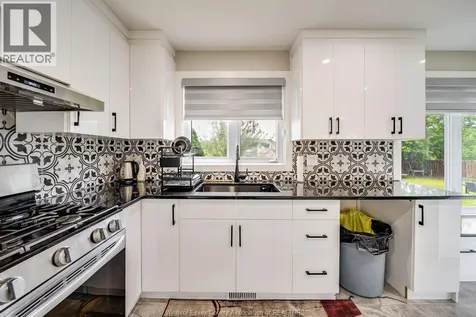 2405 Roxborough Boulevard Windsor ON N9E 2Z7