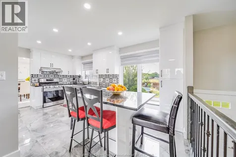 2405 Roxborough Boulevard Windsor ON N9E 2Z7