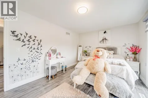 2405 Roxborough Boulevard Windsor ON N9E 2Z7