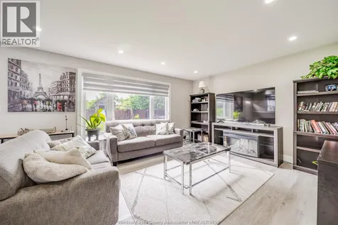 2405 Roxborough Boulevard Windsor ON N9E 2Z7