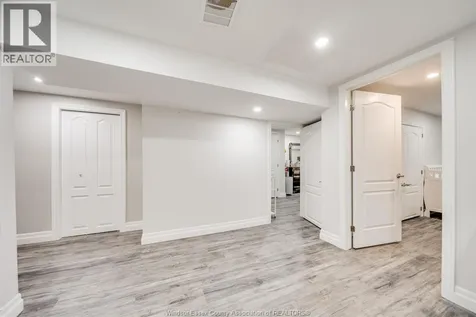 2405 Roxborough Boulevard Windsor ON N9E 2Z7