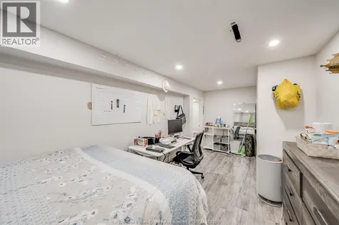 2405 Roxborough Boulevard Windsor ON N9E 2Z7