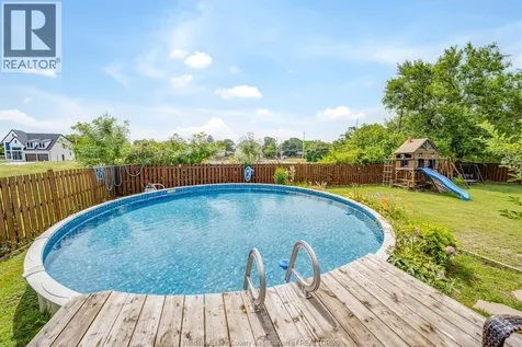 2405 Roxborough Boulevard Windsor ON N9E 2Z7