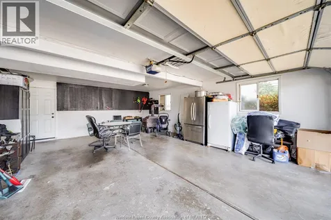 2405 Roxborough Boulevard Windsor ON N9E 2Z7
