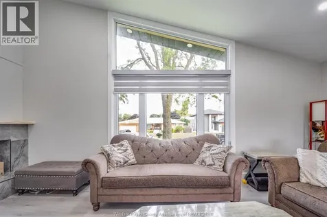 2405 Roxborough Boulevard Windsor ON N9E 2Z7