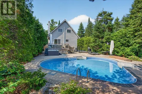 143 Campbell Crescent Blue Mountains ON L9Y 0P9
