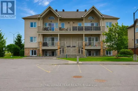 366 Wood Acres Grove Ottawa ON K1T 0M7