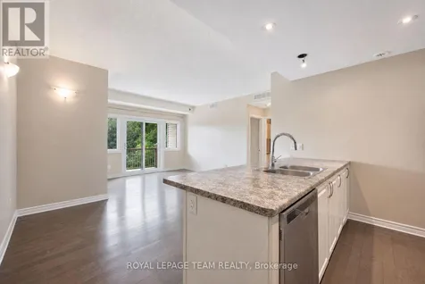 366 Wood Acres Grove Ottawa ON K1T 0M7