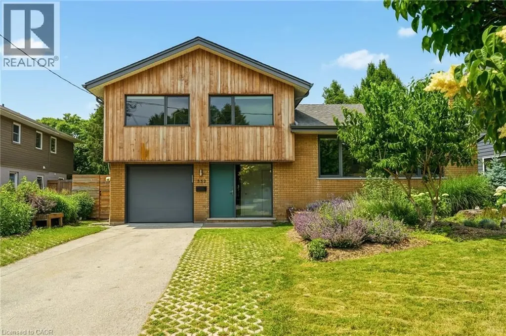 332 Newbold Court Burlington ON L7R 2Y6