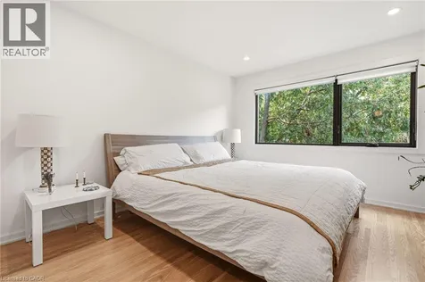 332 Newbold Court Burlington ON L7R 2Y6